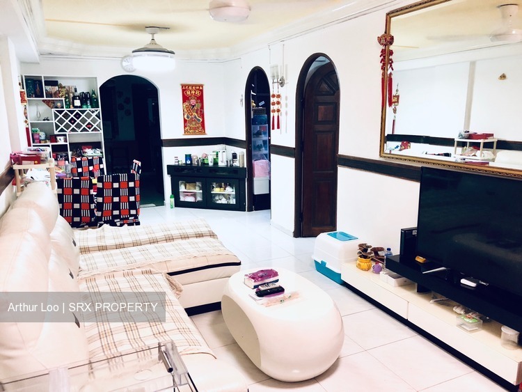 Eunos Crescent thumbnail photo